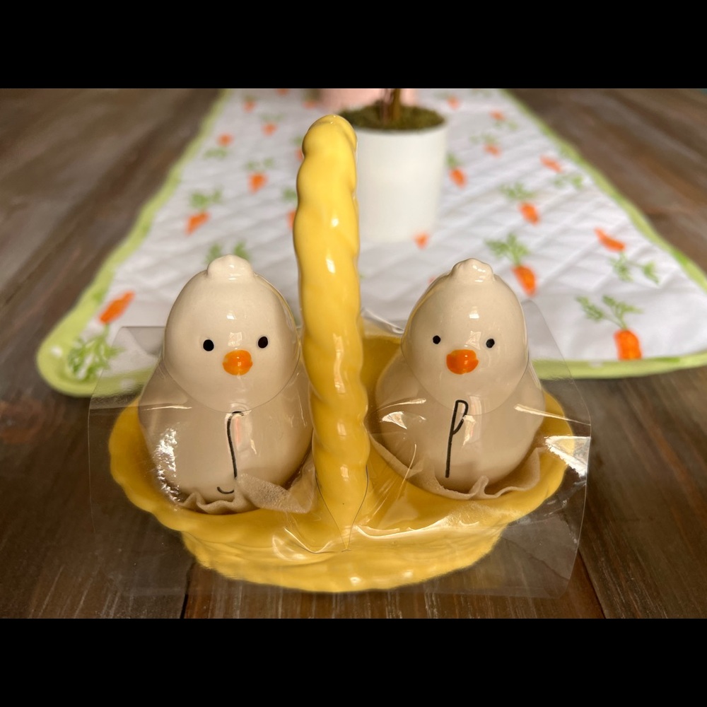 Rae Dunn Easter Basket Chicks Salt and Pepper Shakers Set New Ceramic Chickens